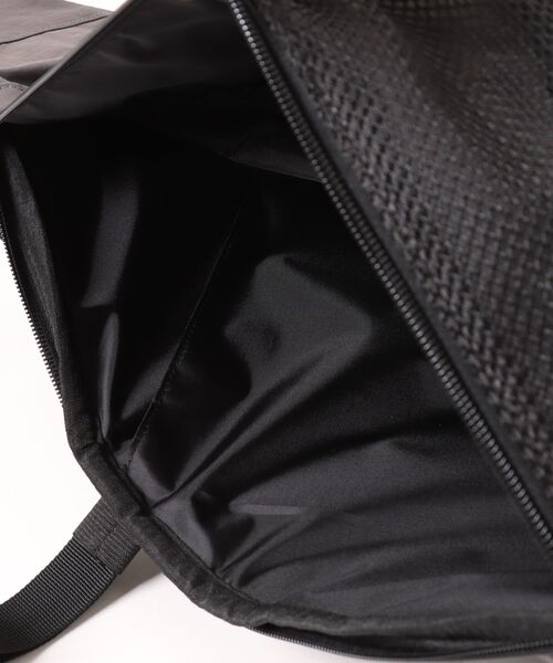 Reebok（リーボック）の「【Reebok】ナイロンワッシャーワンショルダーバッグ ARB1179（ショルダーバッグ・メンズ・ブラック/グレイッシュベージュ/チャコールグレー・FREE）」の8枚目の写真