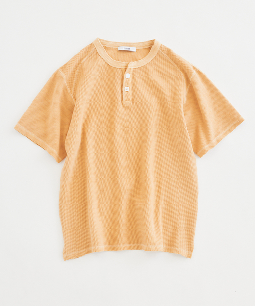 JOURNAL STANDARD relume(ジャーナルスタンダード レリューム)の「製品染め ワッフル調 ピケ ヘンリーネックTシャツ(Tシャツ/カットソー・メンズ・ナチュラル/ライトイエロー/エメラルドブルー/ブラックミックス・MEDIUM/LARGE)」の1枚目の写真