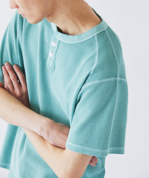 JOURNAL STANDARD relume(ジャーナルスタンダード レリューム)の「製品染め ワッフル調 ピケ ヘンリーネックTシャツ(Tシャツ/カットソー・メンズ・ナチュラル/ライトイエロー/エメラルドブルー/ブラックミックス・MEDIUM/LARGE)」の20枚目の写真