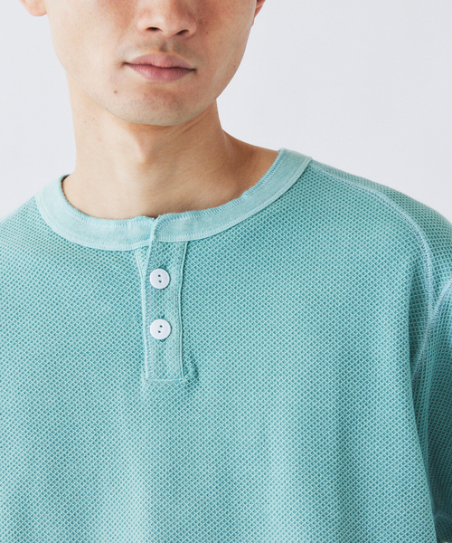 JOURNAL STANDARD relume(ジャーナルスタンダード レリューム)の「製品染め ワッフル調 ピケ ヘンリーネックTシャツ(Tシャツ/カットソー・メンズ・ナチュラル/ライトイエロー/エメラルドブルー/ブラックミックス・MEDIUM/LARGE)」の21枚目の写真