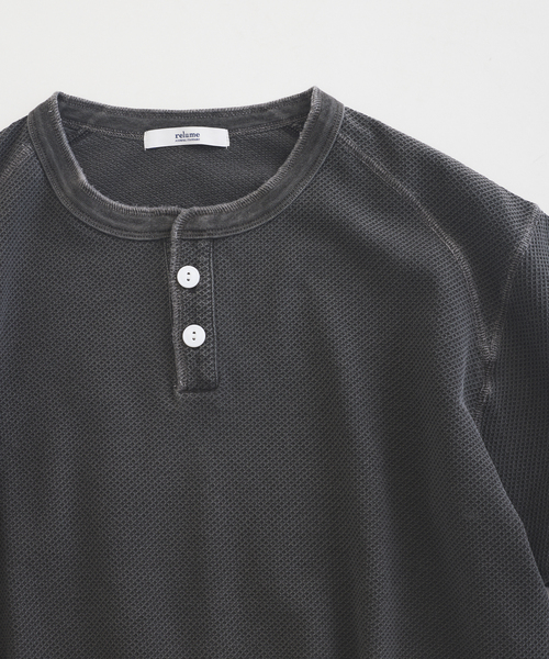 JOURNAL STANDARD relume(ジャーナルスタンダード レリューム)の「製品染め ワッフル調 ピケ ヘンリーネックTシャツ(Tシャツ/カットソー・メンズ・ナチュラル/ライトイエロー/エメラルドブルー/ブラックミックス・MEDIUM/LARGE)」の18枚目の写真