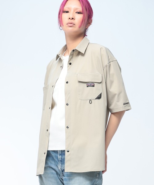 GERRY(ジェリー)の「GERRY (ジェリー) 半袖シャツ ナイロン ユニセックス 両ポケット ストレッチ シャツ(シャツ/ブラウス・メンズ・ブラック/ブラウン/サンドグレー・L/M/LL)」の2枚目の写真