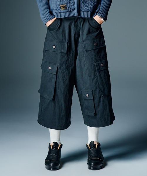 glamb（グラム）の「Asymmetry Cropped Cargo Pants / アシンメトリークロップドカーゴパンツ（カーゴパンツ・メンズ・ブラック/カーキ・S/M/L）」の2枚目の写真