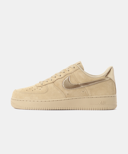 NIKE(ナイキ)の「NIKE WMNS AIR FORCE 1 '07 IO4833-201(スニーカー・メンズ・ブラウン・23cm/23.5cm/25.5cm/26cm/28cm/28.5cm/29cm/27.5cm/24.5cm)」の1枚目の写真