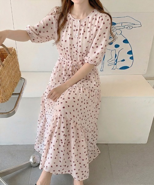COCOMOMO(ココモモ)の「きゅんとする透け感 ドットシフォンワンピース パフスリーブ ワンピース ティアードワンピース シフォン ドット 水彩柄 半袖 ロングワンピース 春服 夏服(ワンピース・レディース・ピンク/ブラック/ベージュ・FREE)」の3枚目の写真