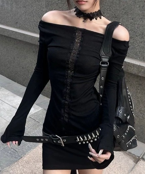 WESTBOY(ウエストボーイ)の「Y2K レース切り替え オフショルダー ロングスリーブトップス WOG26S2TP01(Tシャツ/カットソー・レディース・ブラック・FREE)」の1枚目の写真