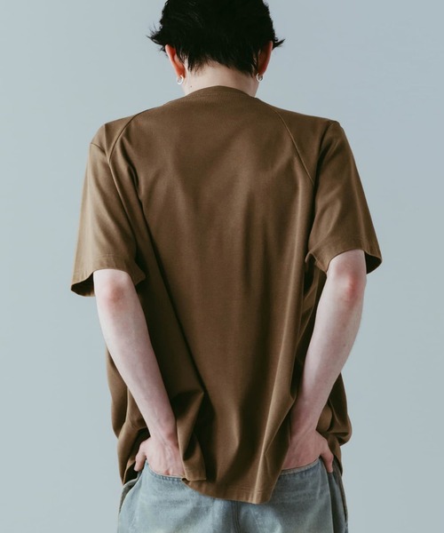 Knuth Marf(クヌースマーフ)の「【Knuth Marf】tuck detail oversized tee(Tシャツ/カットソー・レディース・ブラウン/ブラック/ブルー・FREE)」の14枚目の写真