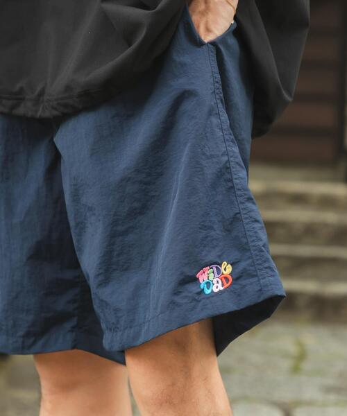 URBAN RESEARCH(アーバンリサーチ)の「Wide Dad GRAPHIC SHORTS WITH HATCH(その他パンツ・メンズ・ネイビー/オレンジ/ブラック・1/2)」の1枚目の写真