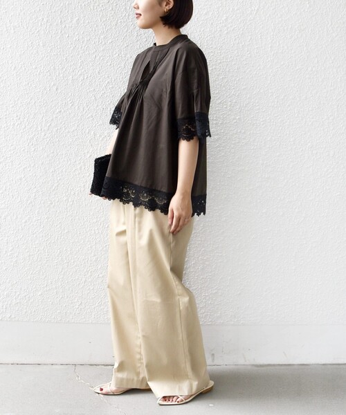 SHIPS(シップス)の「〈手洗い可能〉トリム レース ピンタック スキッパー ブラウス(シャツ/ブラウス・レディース・オフホワイト/ブラウン/ブラック・ONE SIZE)」の6枚目の写真