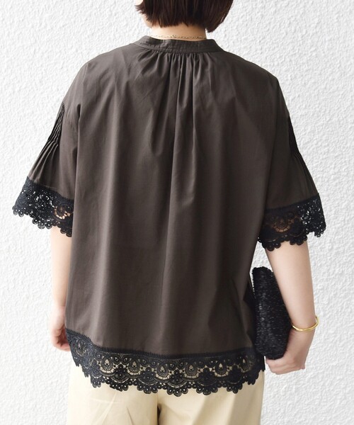 SHIPS(シップス)の「〈手洗い可能〉トリム レース ピンタック スキッパー ブラウス(シャツ/ブラウス・レディース・オフホワイト/ブラウン/ブラック・ONE SIZE)」の10枚目の写真