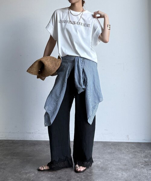 DouDou(ドゥドゥ)の「【WEB限定】ロールアップロゴプリントワイドTEE(Tシャツ/カットソー・レディース・チャコールグレー/レッド/オフホワイト・FREE)」の5枚目の写真