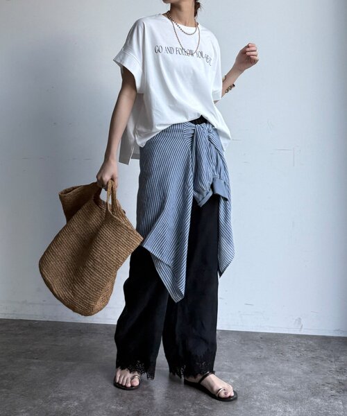 DouDou(ドゥドゥ)の「【WEB限定】ロールアップロゴプリントワイドTEE(Tシャツ/カットソー・レディース・チャコールグレー/レッド/オフホワイト・FREE)」の7枚目の写真