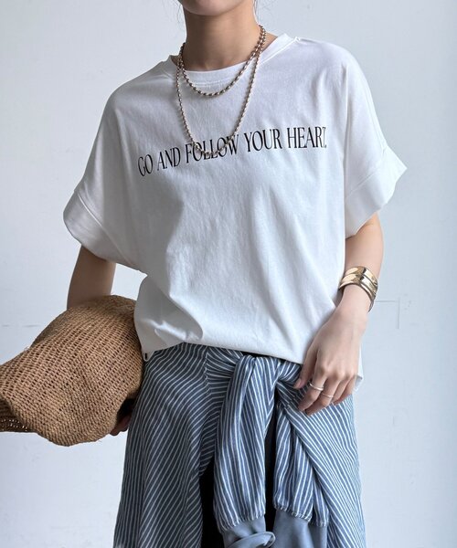 DouDou(ドゥドゥ)の「【WEB限定】ロールアップロゴプリントワイドTEE(Tシャツ/カットソー・レディース・チャコールグレー/レッド/オフホワイト・FREE)」の9枚目の写真
