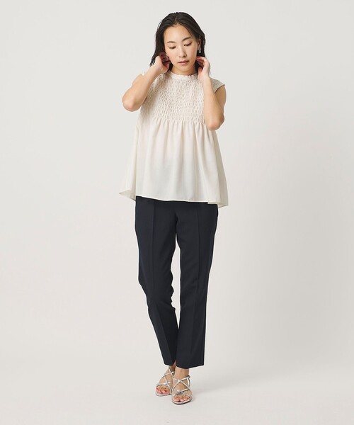 A DAY IN THE LIFE UNITED ARROWS(アデイインザライフユナイテッドアローズ)の「シャーリング ペプラム ノースリーブブラウス <A DAY IN THE LIFE>(シャツ/ブラウス・レディース・オフホワイト/ダークグレー/コバルトブルー・FREE)」の6枚目の写真