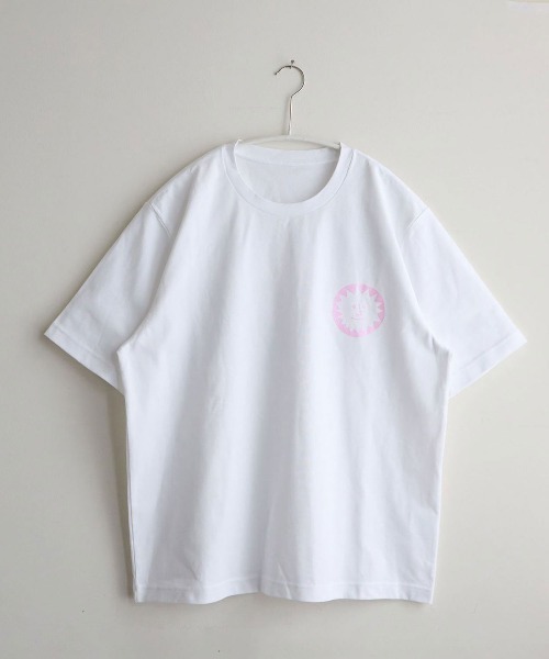 IDEE（イデー）の「［ＩＤＥＥ］Ｈｅｌｓｉｎｋｉ　Ｐｌａｙｇｒｏｕｎｄ　Ｔシャツ　Ｓｕｎ（Tシャツ/カットソー・レディース・ホワイト・M/L）」の2枚目の写真