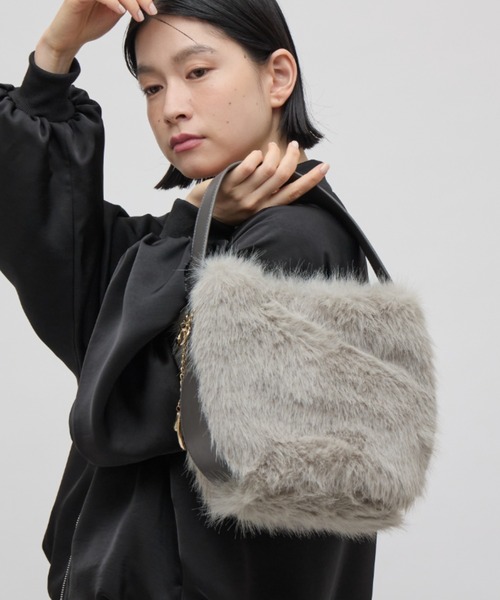 Lui's(ルイス)の「フェイクファーショルダーBAG(ショルダーバッグ・レディース・ベージュ/グレー/ブラック・FREE)」の10枚目の写真