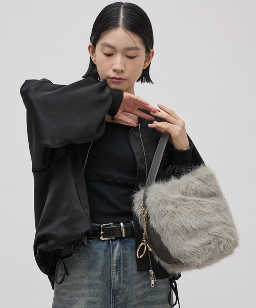 Lui's(ルイス)の「フェイクファーショルダーBAG(ショルダーバッグ・レディース・ベージュ/グレー/ブラック・FREE)」の11枚目の写真