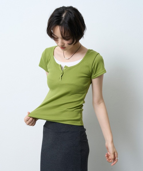 NUJOH(ヌゾ)の「Layered Henley Rib Tee / レイヤードヘンリーネックリブT(Tシャツ/カットソー・レディース・ブルー/ブラック/オリーブ/ミント/グレー・FREE)」の13枚目の写真