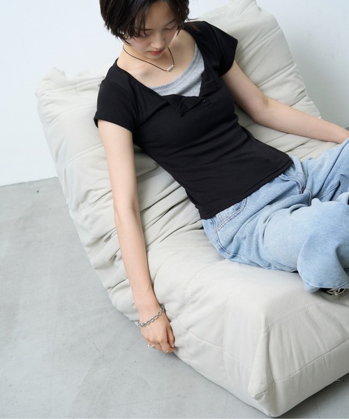 NUJOH(ヌゾ)の「Layered Henley Rib Tee / レイヤードヘンリーネックリブT(Tシャツ/カットソー・レディース・ブルー/ブラック/オリーブ/ミント/グレー・FREE)」の11枚目の写真