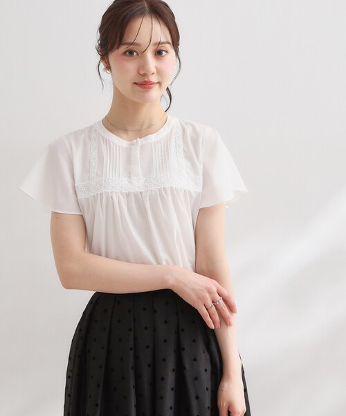 couture brooch(クチュールブローチ)の「【洗える】レース使いブラウス(シャツ/ブラウス・レディース・ブラック/オフホワイト・38/36/40/42)」の7枚目の写真