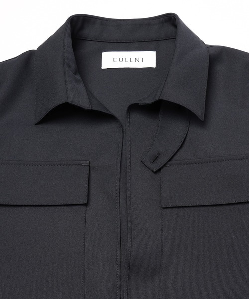 CULLNI(クルニ)の「Dry Gabardine Skipper Collar Long Sleeve Shirt(シャツ/ブラウス・メンズ・ピンク/ブラック/ネイビー/グレー・2/1/0)」の6枚目の写真