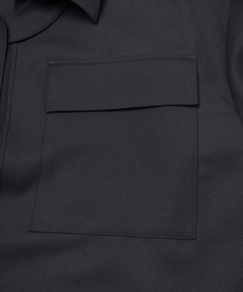 CULLNI(クルニ)の「Dry Gabardine Skipper Collar Long Sleeve Shirt(シャツ/ブラウス・メンズ・ピンク/ブラック/ネイビー/グレー・2/1/0)」の8枚目の写真