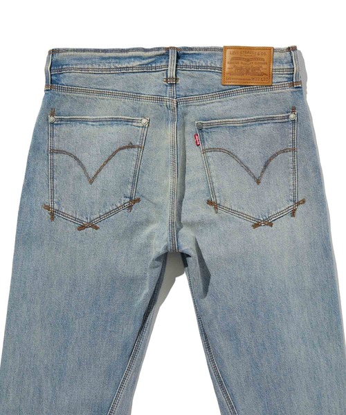 Levi's(リーバイス)の「Levi's/リーバイス TWISTED スリム キックフレアジーンズ(デニムパンツ・メンズ・ライトインディゴブルー・W36 L32/W34 L32/W33 L32/W32 L32/W31 L32/W30 L32/W29 L32/W28 L32)」の6枚目の写真