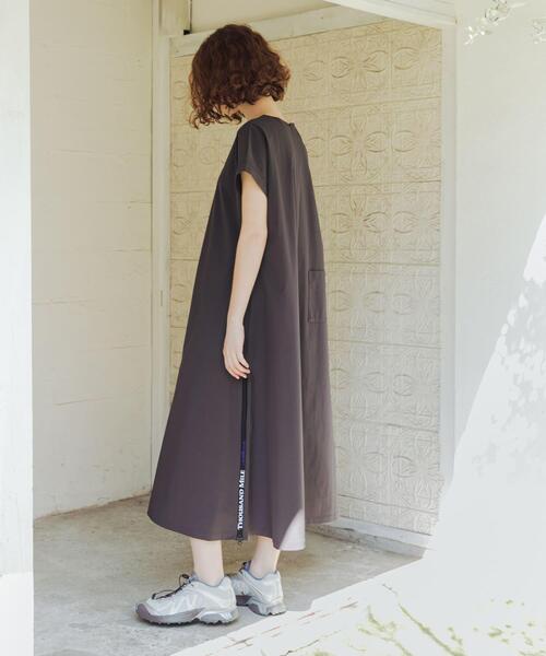 THOUSAND MILE(サウザンドマイル)の「『吸水速乾/UVカット/イージーケア』『別注』THOUSAND MILE×URBAN RESEARCH FRENCH SLEEVE DRESS(ワンピース・レディース・ブラック/チャコールグレー・FREE)」の10枚目の写真