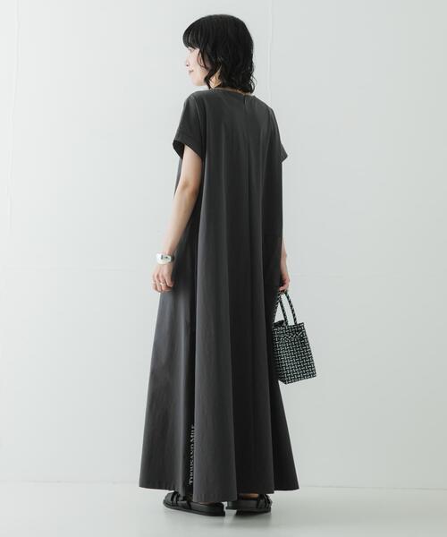 THOUSAND MILE(サウザンドマイル)の「『吸水速乾/UVカット/イージーケア』『別注』THOUSAND MILE×URBAN RESEARCH FRENCH SLEEVE DRESS(ワンピース・レディース・ブラック/チャコールグレー・FREE)」の11枚目の写真