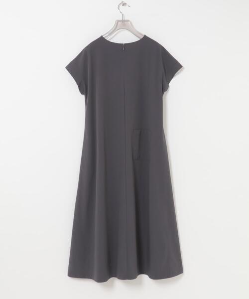 THOUSAND MILE(サウザンドマイル)の「『吸水速乾/UVカット/イージーケア』『別注』THOUSAND MILE×URBAN RESEARCH FRENCH SLEEVE DRESS(ワンピース・レディース・ブラック/チャコールグレー・FREE)」の14枚目の写真