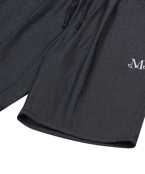 MUCENT(ムセント)の「ルーソンバンディングバミューダデニムパンツ 男女共用(デニムパンツ・レディース・ブラック/ダークブルー・MEDIUM/LARGE)」の5枚目の写真