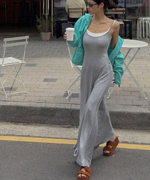 YUGA（ユーガ）の「YUGA_YGMC　　Korean-style　Faux-Layered Open-Back Dress（ワンピース・レディース・ライトグレー/ブラック・FREE）」の17枚目の写真