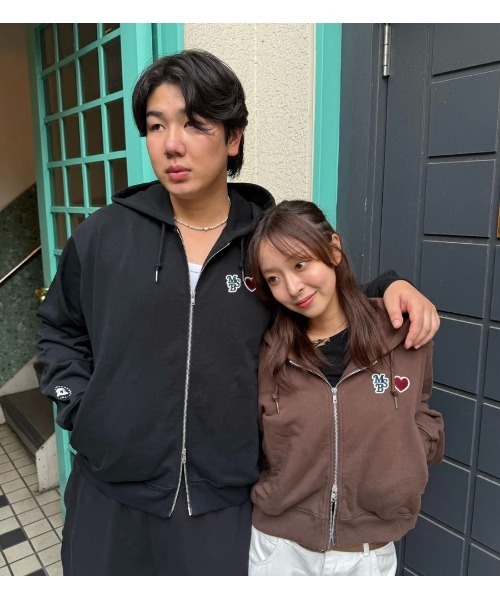 My sugar Babe（マイシュガーベイブ）の「Heart patch logo zip hoodie（パーカー・メンズ・ピンク/ブラック/グレー・MEDIUM/SMALL）」の6枚目の写真
