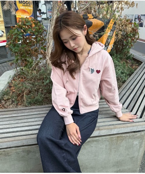 My sugar Babe（マイシュガーベイブ）の「Heart patch logo zip hoodie（パーカー・メンズ・ピンク/ブラック/グレー・MEDIUM/SMALL）」の8枚目の写真