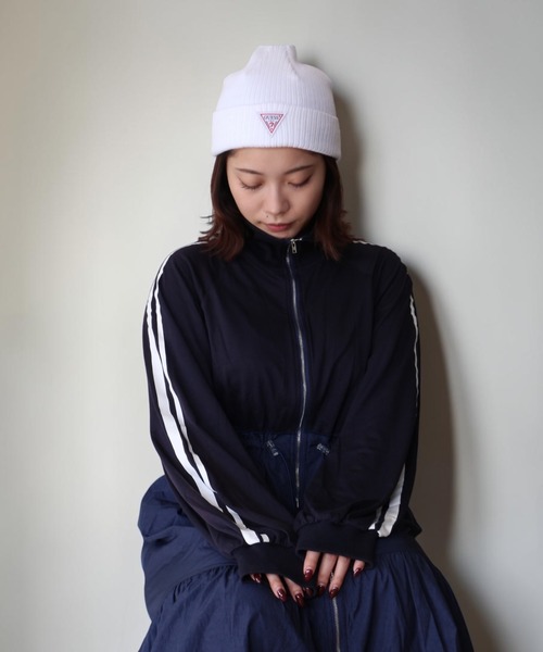 Guess(ゲス)の「guess logoname knit cap(ニットキャップ/ビーニー・レディース・ベージュ/ホワイト/グレー/ブラック・FREE)」の2枚目の写真