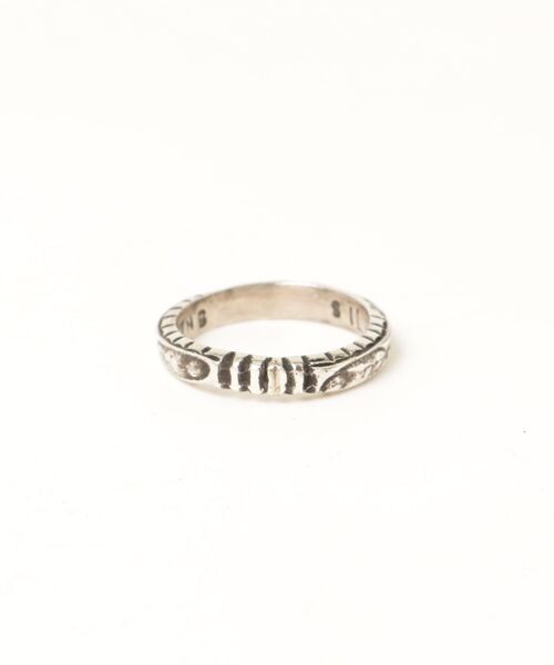 ERICKA NICOLAS BEGAY(エリッカ ニコラス ビゲイ)の「【ERICKA NICOLAS BEGAY】 NAVAJO STAMP RING SVRG HM 3DST(リング・メンズ・C/B/D/A・14号/12号/18号/10号)」の7枚目の写真