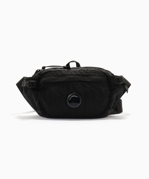 C.P. COMPANY(シーピーカンパニー)の「C.P.Company / シーピーカンパニー NYLON B WAISTBAG(ボディバッグ/ウエストポーチ・メンズ・ブラック・FREE)」の2枚目の写真