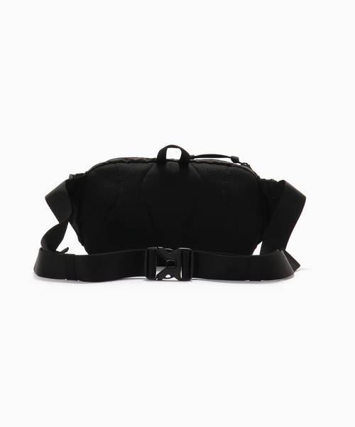 C.P. COMPANY(シーピーカンパニー)の「C.P.Company / シーピーカンパニー NYLON B WAISTBAG(ボディバッグ/ウエストポーチ・メンズ・ブラック・FREE)」の3枚目の写真