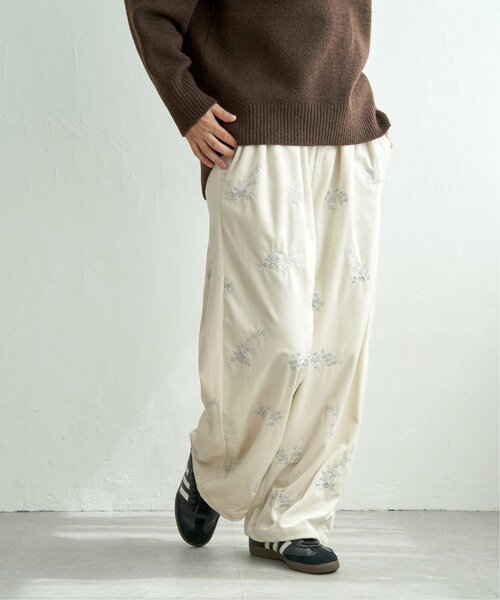 notch.(ノッチ)の「フラワーエンブロイダリーベロアパンツ(その他パンツ・レディース・アイボリー/ブラック・M)」の19枚目の写真