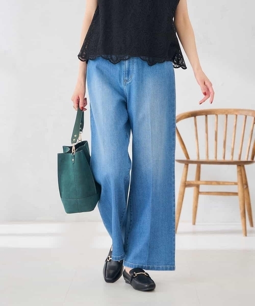 a.v.v(アーヴェヴェ)の「ストレッチデニムワイドパンツ(その他パンツ・レディース・ブルー/ネイビー・40/38/36/42/34)」の1枚目の写真