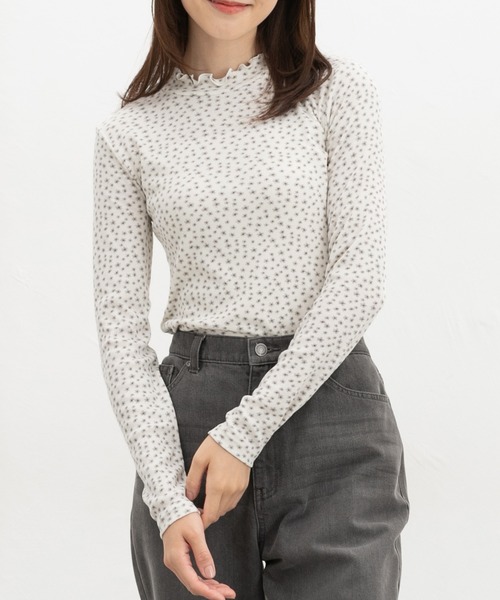 Honeys（ハニーズ）の「総柄ハイネックＴシャツ（Tシャツ/カットソー・レディース・ブラック系その他2/ライトグリーン系1/ホワイト×イエロー/オレンジ系その他2/グレー系1・L/LL/M/S）」の3枚目の写真