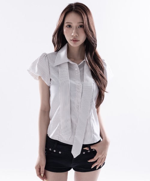 Melviianne(メルヴィアンヌ)の「Con tour fit shirts(シャツ/ブラウス・レディース・White/LT.Blue・SMALL/MEDIUM)」の1枚目の写真