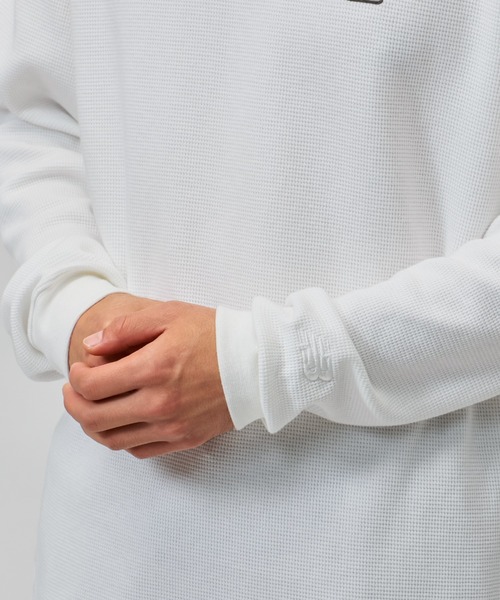 NEW BALANCE(ニューバランス)の「【別注】ニューバランス New Balance ワッフルロングスリーブTシャツシューパッチ 限定コラボ(Tシャツ/カットソー・メンズ・ダークグリーン/ブラック/オフホワイト・M/L/LL/S)」の9枚目の写真