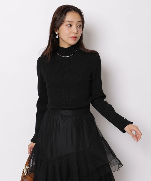 JUSGLITTY(ジャスグリッティー)の「ハイネックラメリブニット(ニット/セーター・レディース・ホワイト/ブラック/ブラウン/グレイッシュベージュ・2)」の2枚目の写真