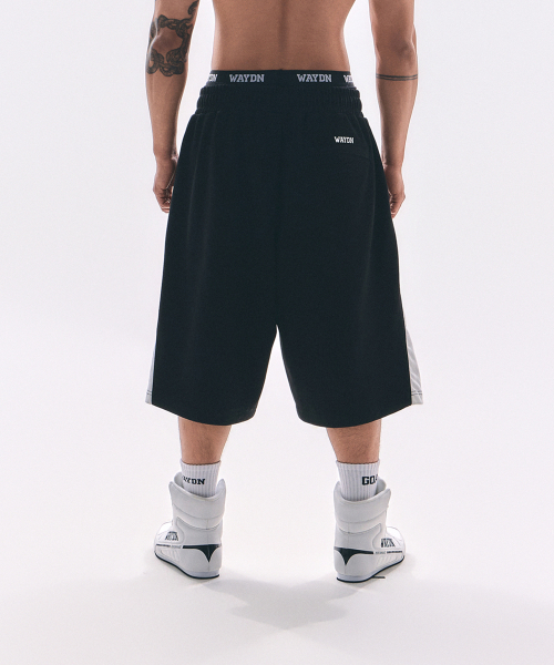 WAYDN(ウェイドゥン)の「ALI サイドピンタックバミューダパンツ ブラック(その他パンツ・メンズ・その他・MEDIUM/LARGE/X-LARGE/XX-LARGE)」の2枚目の写真