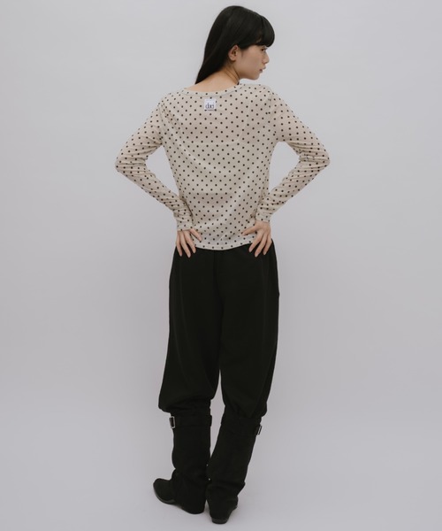 duei（デュイ）の「小花柄フロッキーロングスリーブTシャツ（Tシャツ/カットソー・レディース・グレー/ベージュ/ブラウン・FREE）」の11枚目の写真
