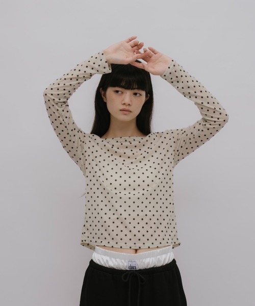 duei（デュイ）の「小花柄フロッキーロングスリーブTシャツ（Tシャツ/カットソー・レディース・グレー/ベージュ/ブラウン・FREE）」の7枚目の写真