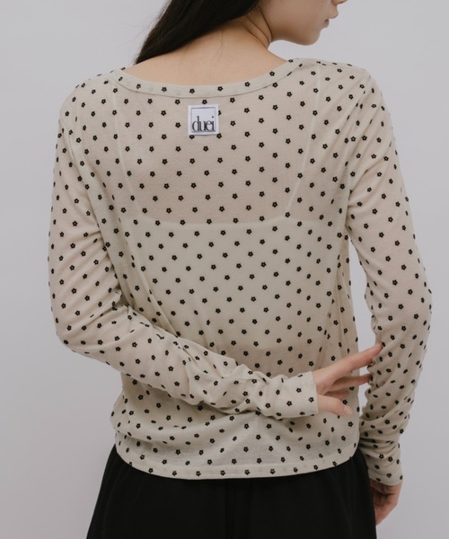 duei（デュイ）の「小花柄フロッキーロングスリーブTシャツ（Tシャツ/カットソー・レディース・グレー/ベージュ/ブラウン・FREE）」の6枚目の写真