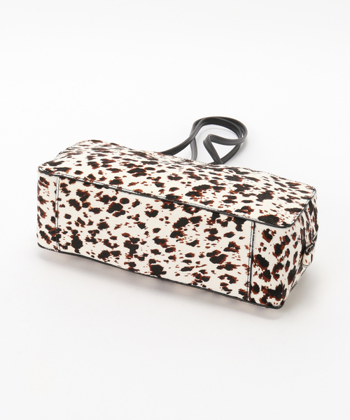 MOHI（モヒ）の「【MOHI/モヒ】 cow square bag（ボストンバッグ・レディース・ホワイト・FREE）」の8枚目の写真