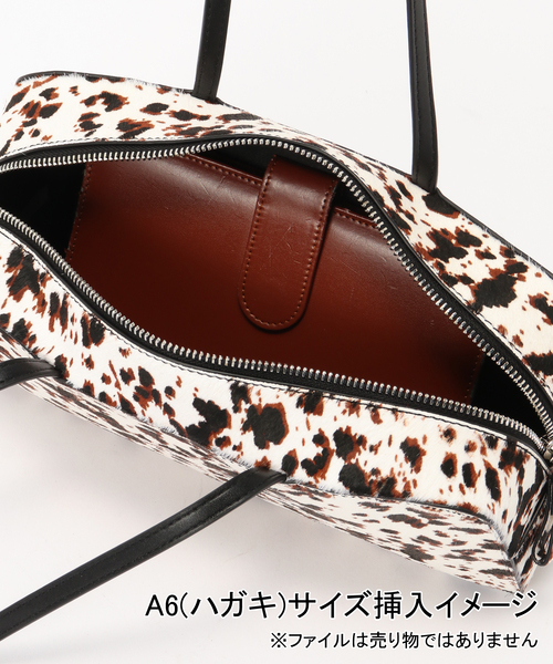 MOHI（モヒ）の「【MOHI/モヒ】 cow square bag（ボストンバッグ・レディース・ホワイト・FREE）」の2枚目の写真
